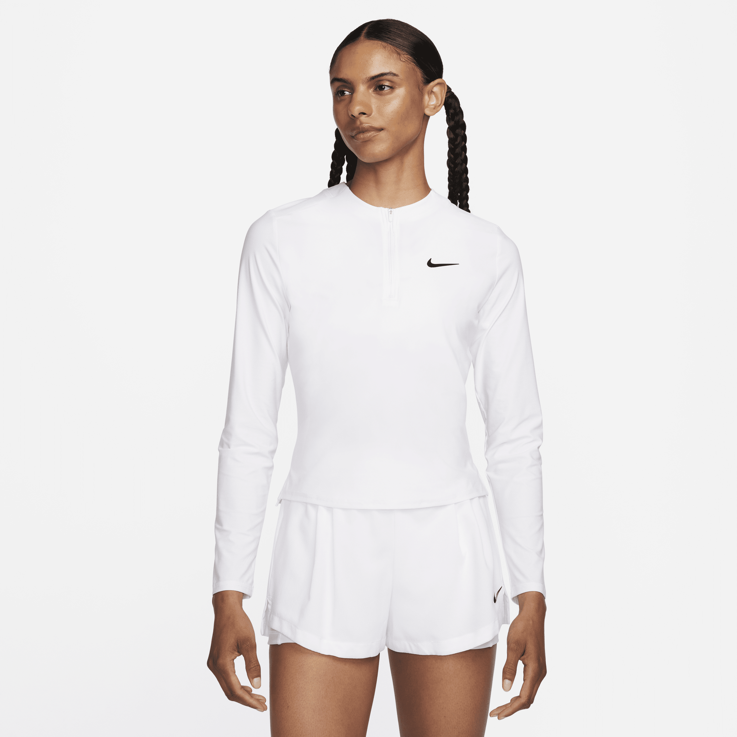 NikeCourt Advantage-Dri-FIT-tennismellemlag med 1/4 lynlås til kvinder - hvid