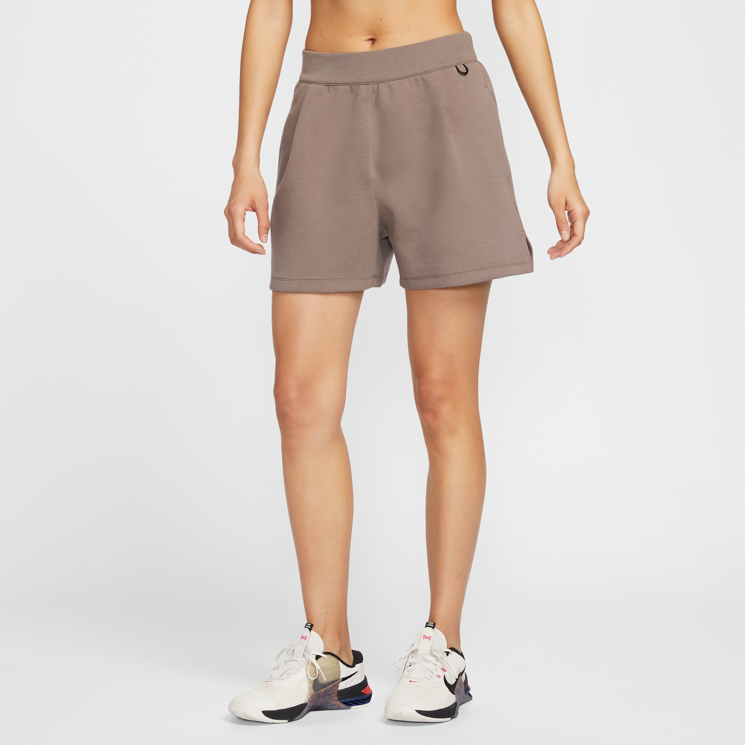 【ナイキ(NIKE)公式ストア】ナイキ 24.7 ImpossiblySoft ウィメンズ Dri-FIT ミッドライズ ルーズ 10cm ショートパンツ HQ8180-233 ブラウン 【ナイキ(NIKE)公式ストア】ナイキ 24.7 ImpossiblySoft ウィメンズ Dri-FIT ミッドライズ ルーズ 10cm ショートパンツ HQ8180-233 ブラウン
