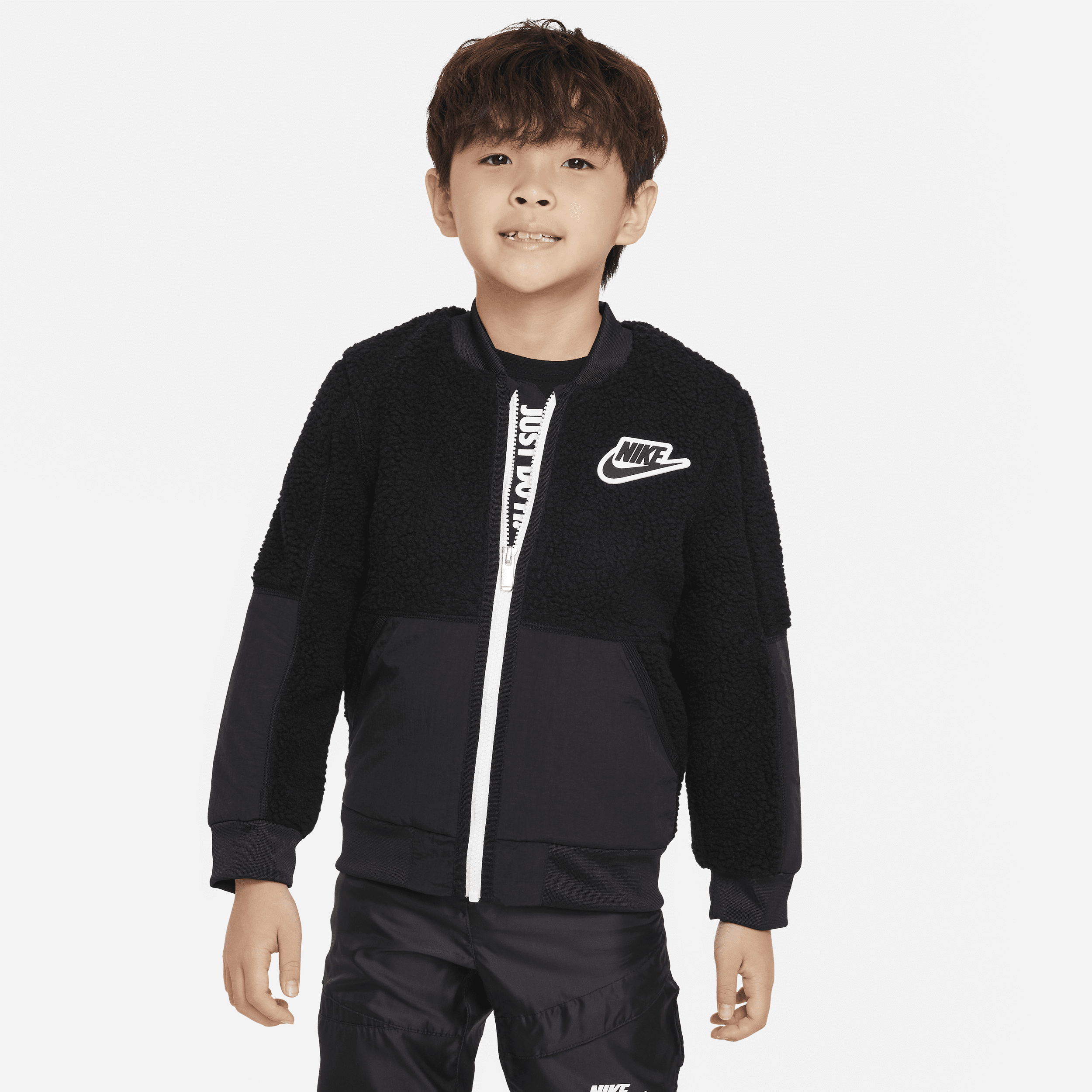 【ナイキ(NIKE)公式ストア】ナイキ シェルパ ボンバー リトルキッズジャケット FV3447-010 ブラック 【ナイキ(NIKE)公式ストア】ナイキ シェルパ ボンバー リトルキッズジャケット FV3447-010 ブラック