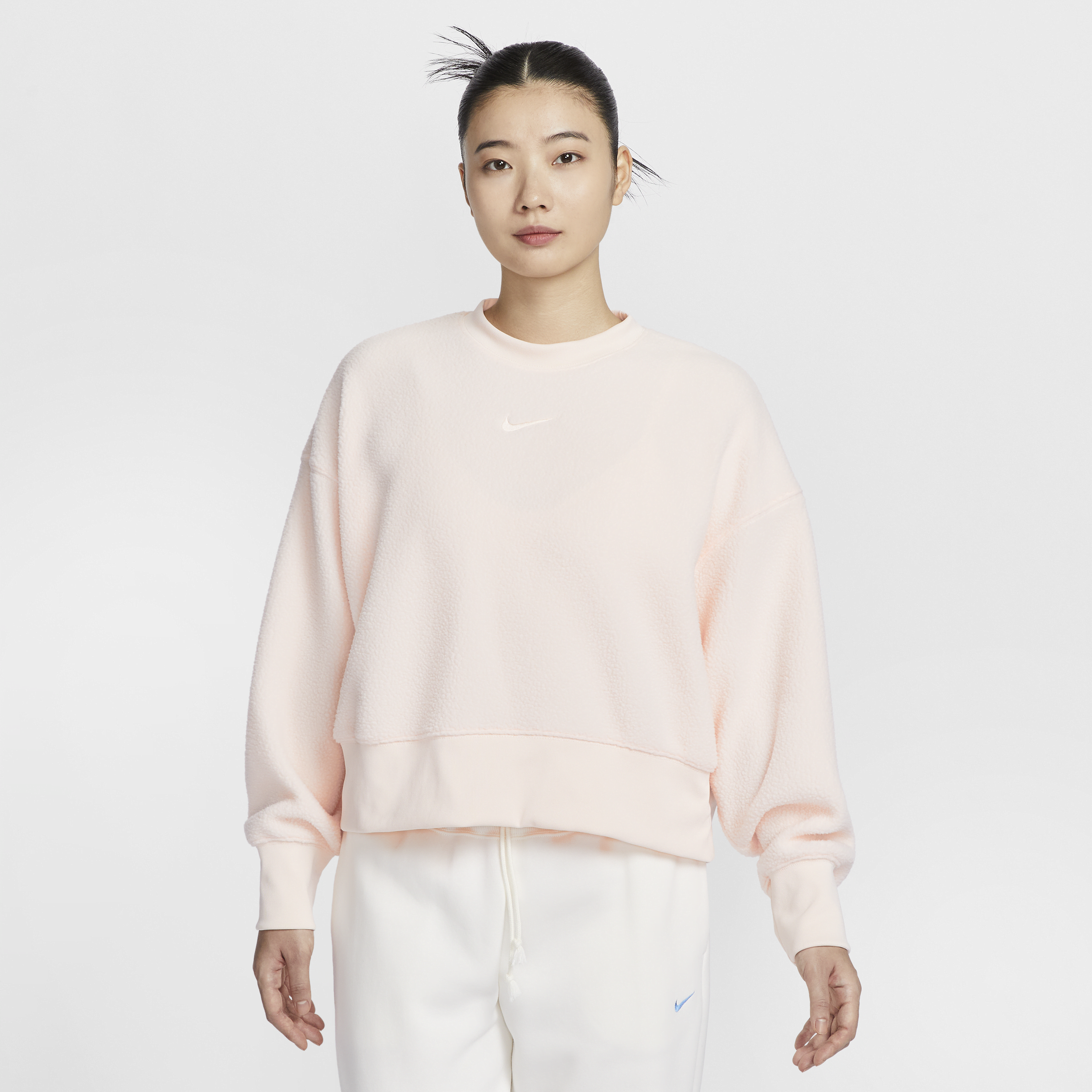 【ナイキ(NIKE)公式ストア】ナイキ スポーツウェア プラッシュ ウィメンズ モッド クロップ クルーネック スウェットシャツ DQ6845-838 ブラウン 【ナイキ(NIKE)公式ストア】ナイキ スポーツウェア プラッシュ ウィメンズ モッド クロップ クルーネック スウェットシャツ DQ6845-838 ブラウン