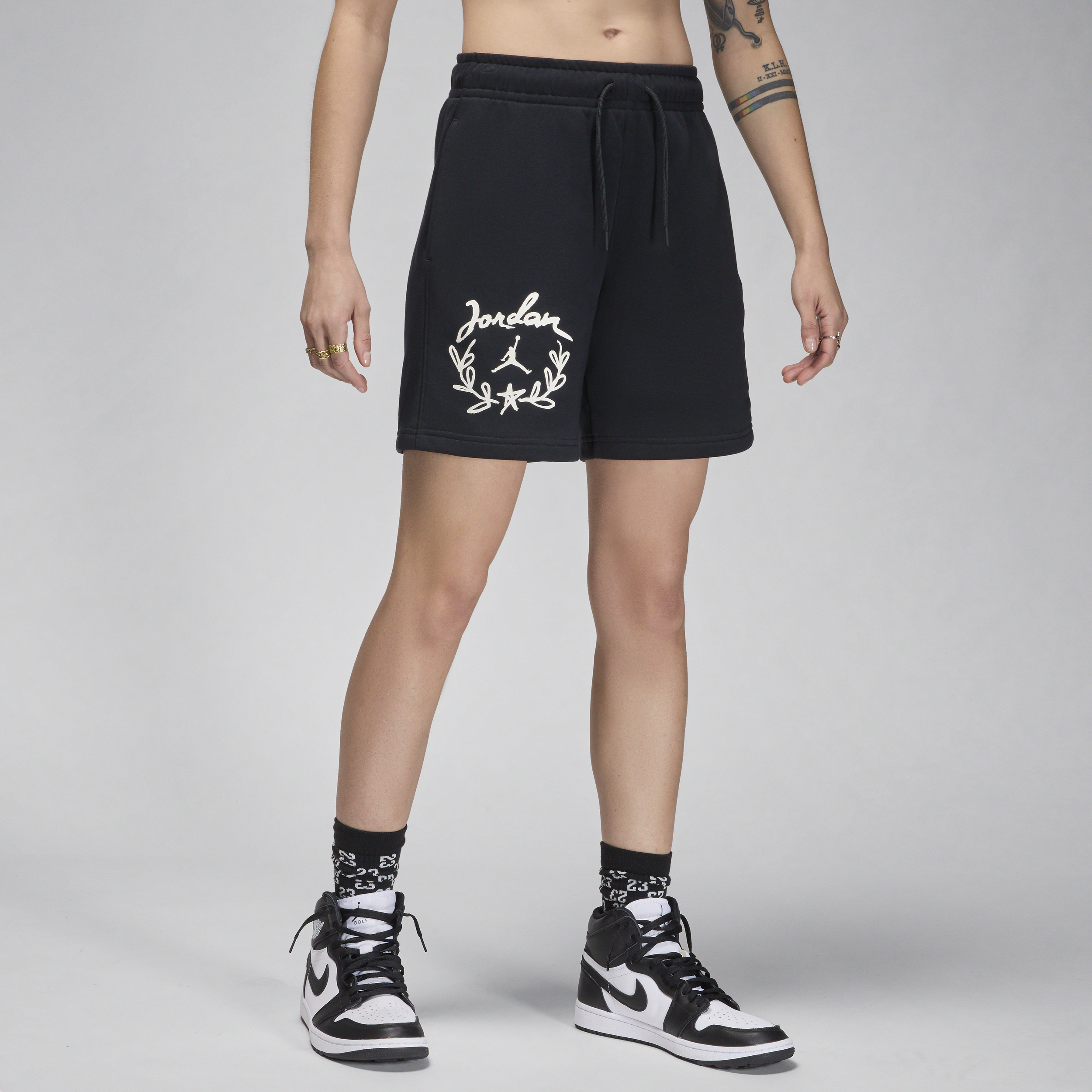 【ナイキ(NIKE)公式ストア】ジョーダン ブルックリン フリース ウィメンズ グラフィック ショートパンツ FN5784-010 ブラック 【ナイキ(NIKE)公式ストア】ジョーダン ブルックリン フリース ウィメンズ グラフィック ショートパンツ FN5784-010 ブラック