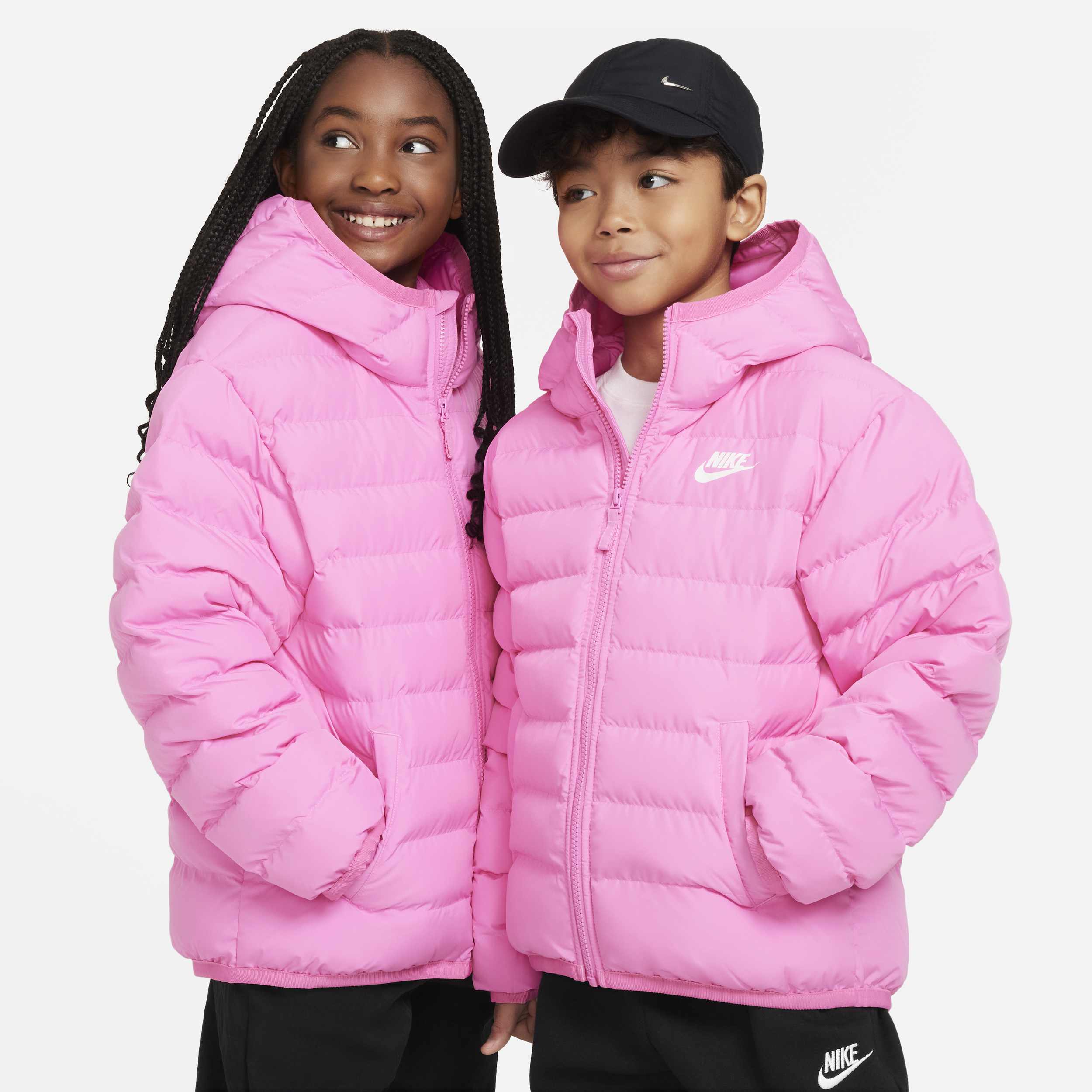 Løs Nike Sportswear Lightweight Synthetic Filljakke med hætte til større børn - Pink