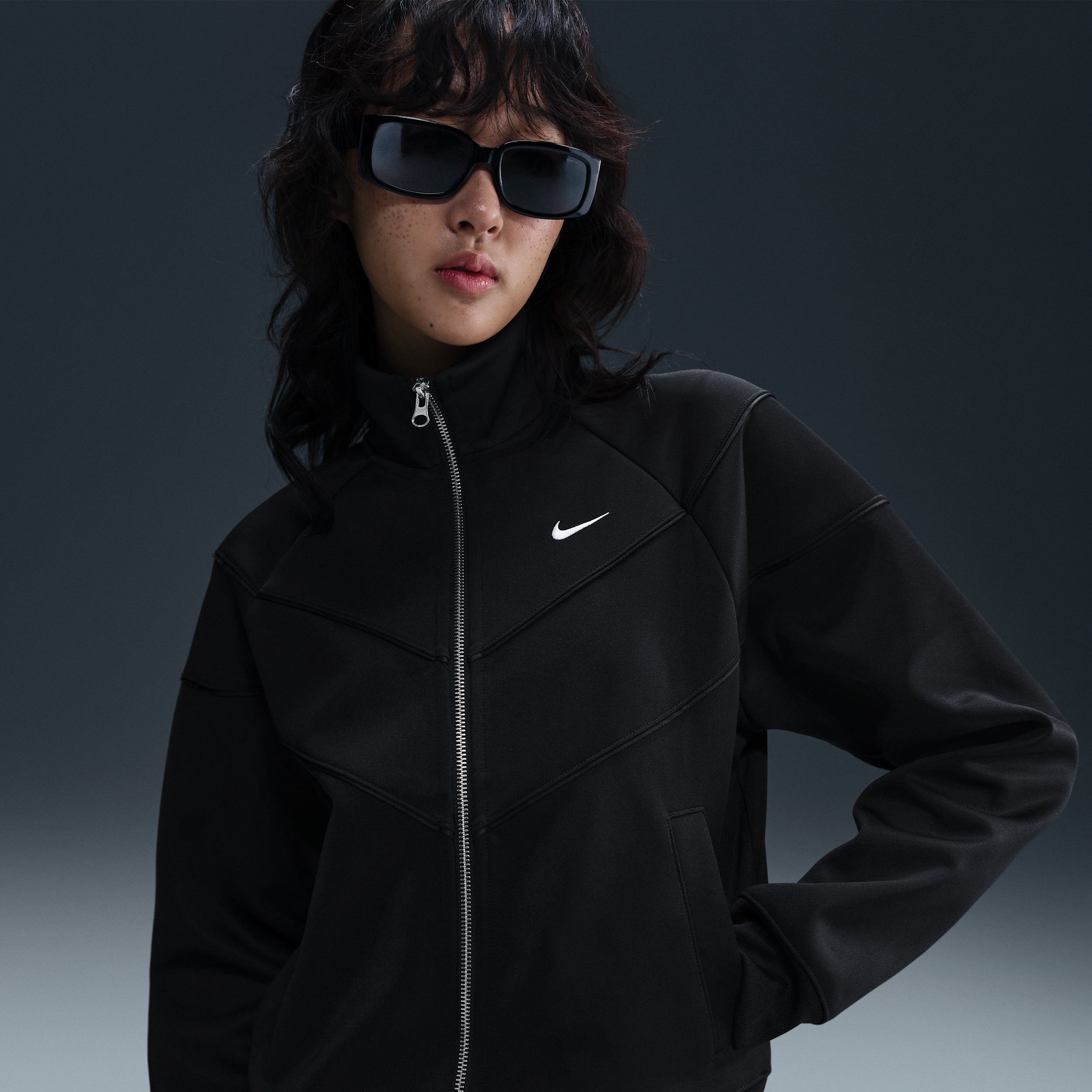 【ナイキ(NIKE)公式ストア】ナイキ スポーツウェア ウィンドランナー ウィメンズ ニット ジャケット HJ0976-010 ブラック 【ナイキ(NIKE)公式ストア】ナイキ スポーツウェア ウィンドランナー ウィメンズ ニット ジャケット HJ0976-010 ブラック