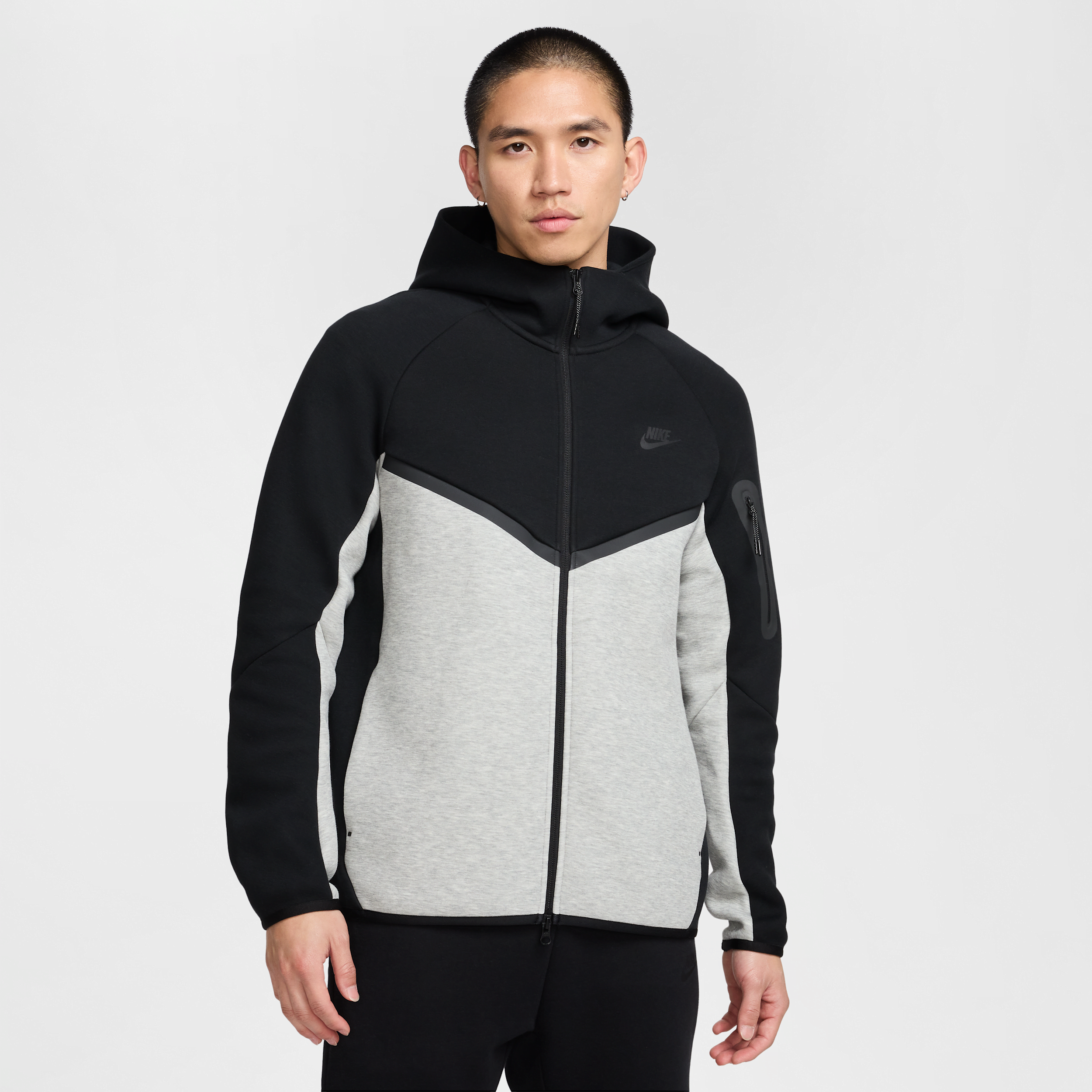 【ナイキ(NIKE)公式ストア】ナイキ テック メンズ フルジップ ウィンドランナー パーカー HV0950-011 ブラック 【ナイキ(NIKE)公式ストア】ナイキ テック メンズ フルジップ ウィンドランナー パーカー HV0950-011 ブラック