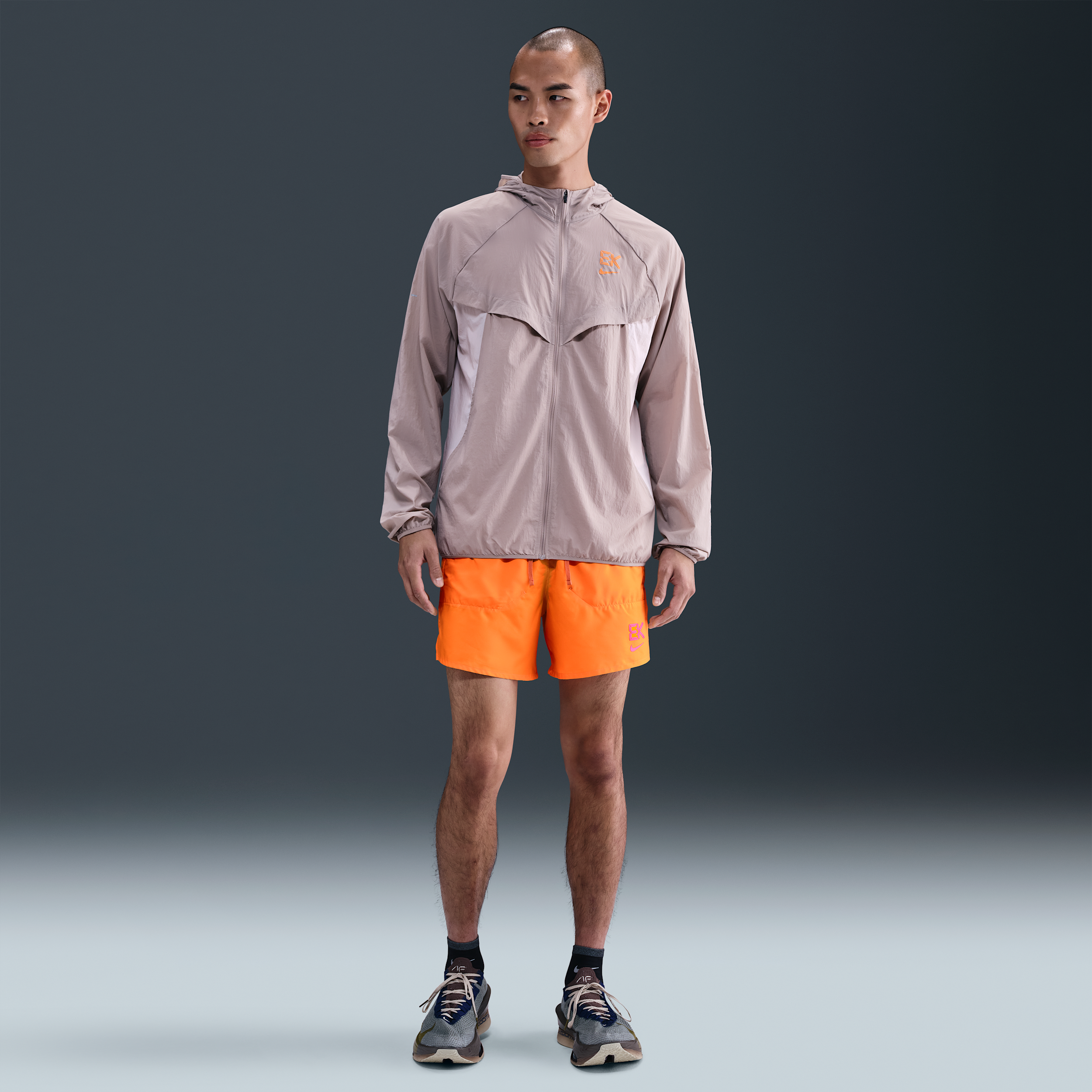 【ナイキ（NIKE）公式ストア】ナイキ ストライド エリウド・キプチョゲ メンズ Dri-FIT 13cm ランニングショートパンツ (インナー付き) HV2654-873 オレンジ