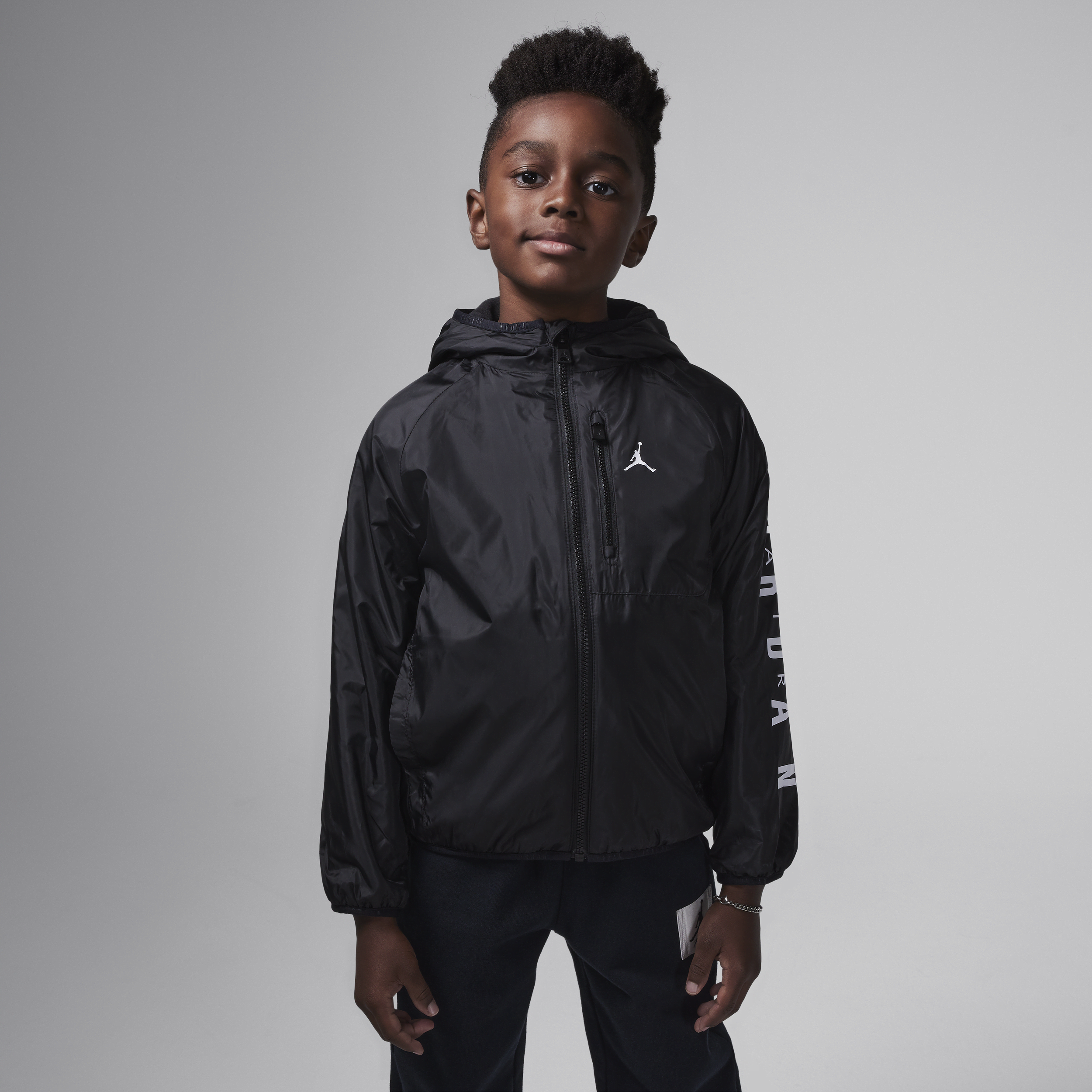 【ナイキ(NIKE)公式ストア】ジョーダン リトルキッズ ライトウェイト フリースラインド ジャケット HQ7454-010 ブラック 【ナイキ(NIKE)公式ストア】ジョーダン リトルキッズ ライトウェイト フリースラインド ジャケット HQ7454-010 ブラック