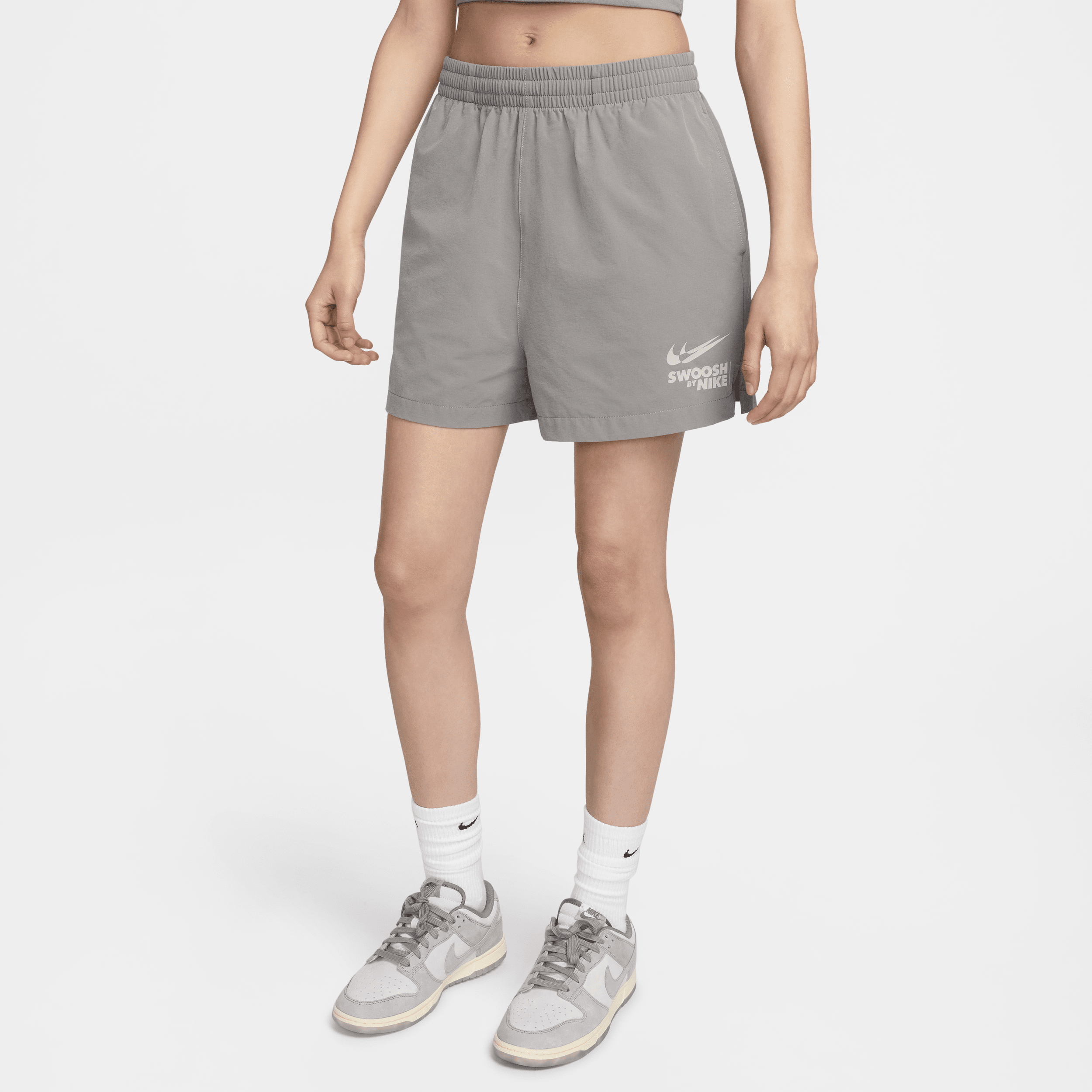Nike Sportswear Pantalón corto de tejido Woven - Mujer - Gris
