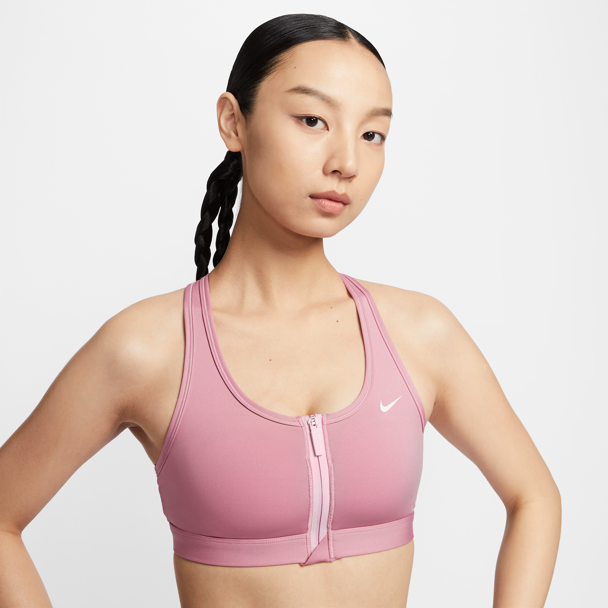 【ナイキ(NIKE)公式ストア】ナイキ スウッシュ フロント ジップ ウィメンズ ミディアムサポート パッディド スポーツブラ FN2732-699 ピンク 【ナイキ(NIKE)公式ストア】ナイキ スウッシュ フロント ジップ ウィメンズ ミディアムサポート パッディド スポーツブラ FN2732-699 ピンク