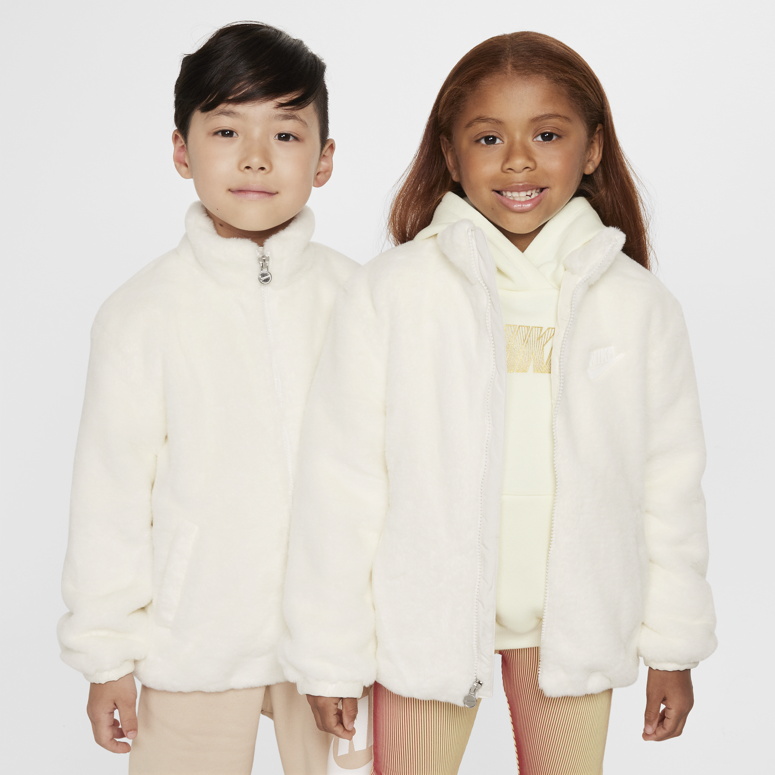 【ナイキ(NIKE)公式ストア】ナイキ リトルキッズ フェイク ファー ジャケット HQ7308-133 ホワイト 【ナイキ(NIKE)公式ストア】ナイキ リトルキッズ フェイク ファー ジャケット HQ7308-133 ホワイト