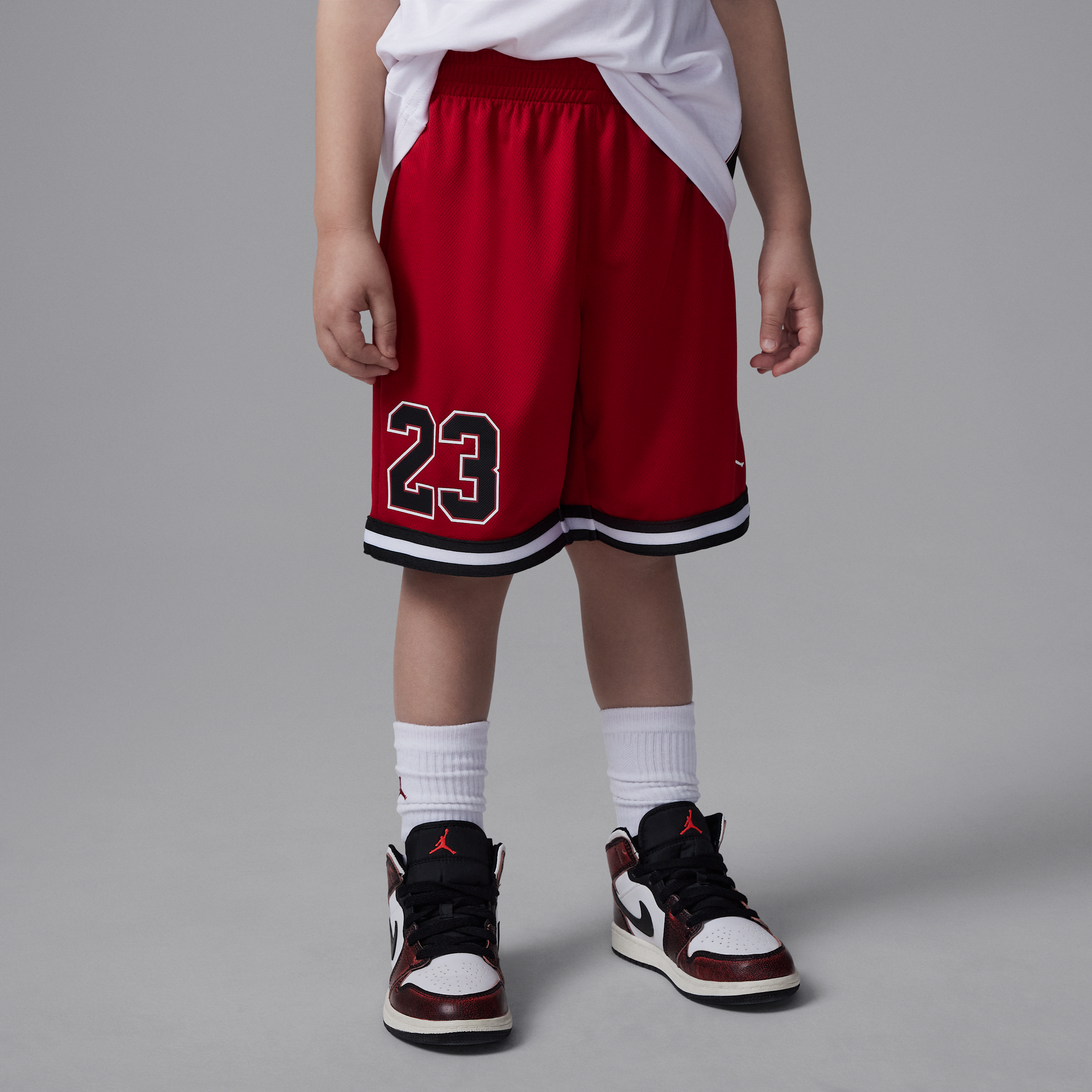 【ナイキ(NIKE)公式ストア】ジョーダン リトルキッズ プレーオフ ツーピース メッシュ ショートパンツ セットアップ II2533-687 レッド 【ナイキ(NIKE)公式ストア】ジョーダン リトルキッズ プレーオフ ツーピース メッシュ ショートパンツ セットアップ II2533-687 レッド