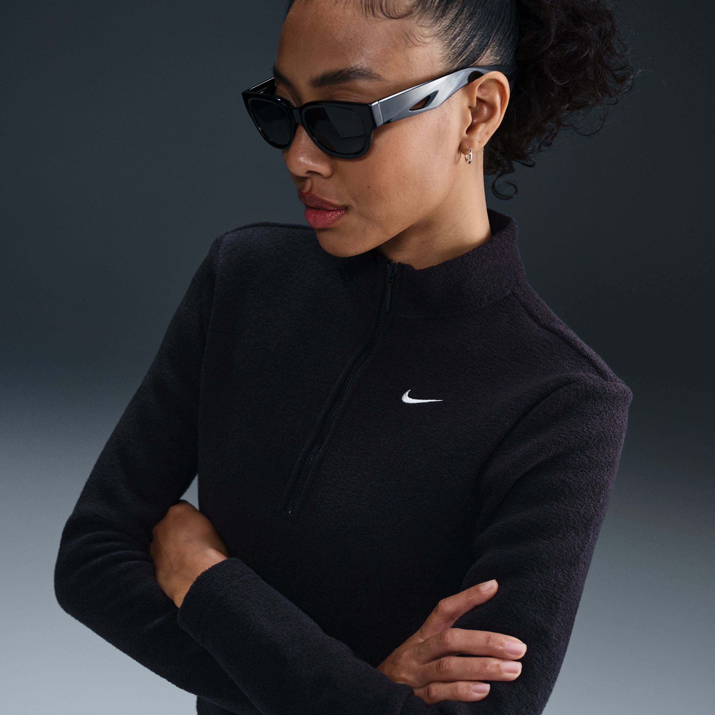 【ナイキ(NIKE)公式ストア】ナイキ スポーツウェア フェニックス プラッシュ ウィメンズ スリム ロングスリーブ コージー フリース 1/2ジップ トップ FV8029-010 ブラック 【ナイキ(NIKE)公式ストア】ナイキ スポーツウェア フェニックス プラッシュ ウィメンズ スリム ロングスリーブ コージー フリース 1/2ジップ トップ FV8029-010 ブラック