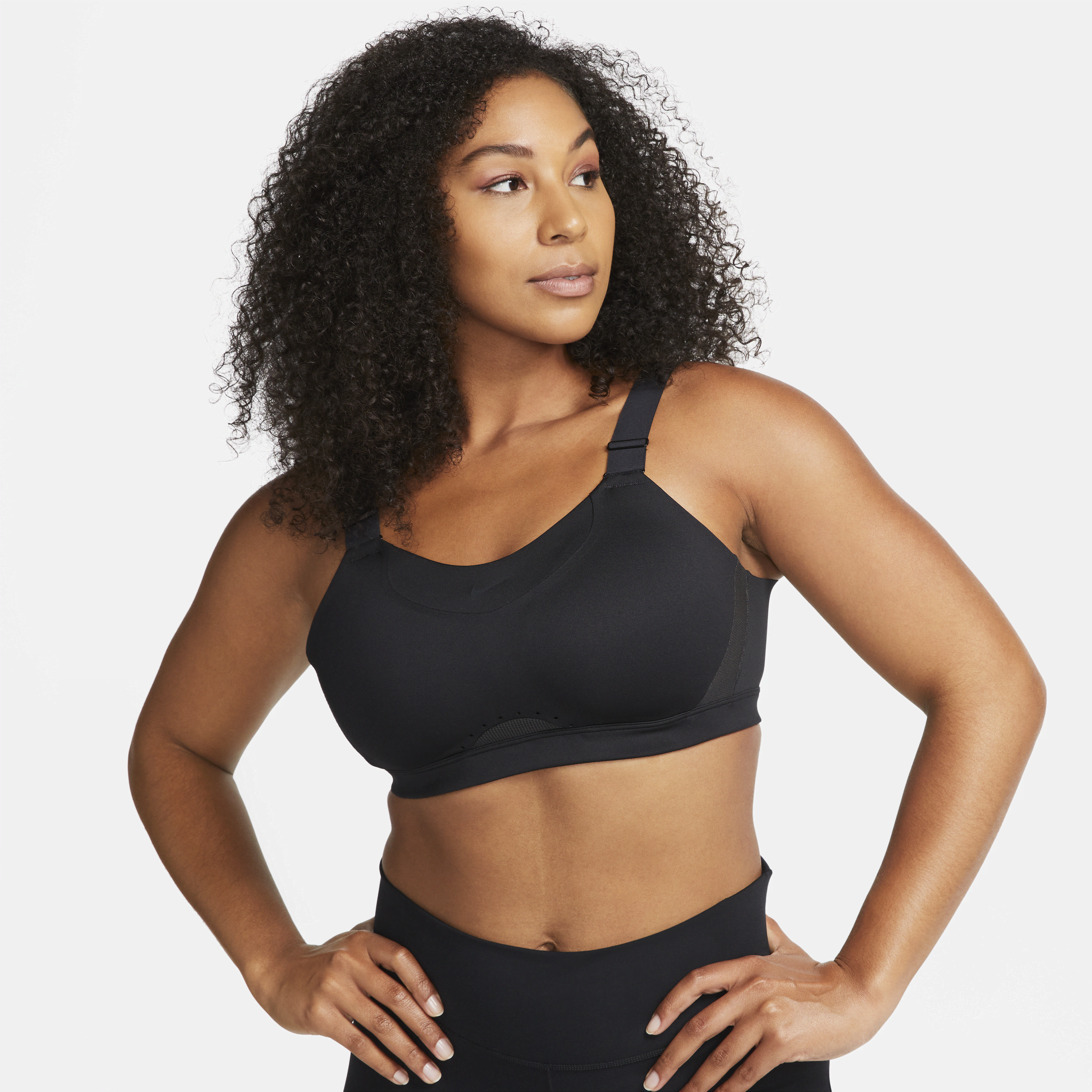 Justerbar Nike Alpha-sports-bh med højt støtteniveau og indlæg til kvinder - sort