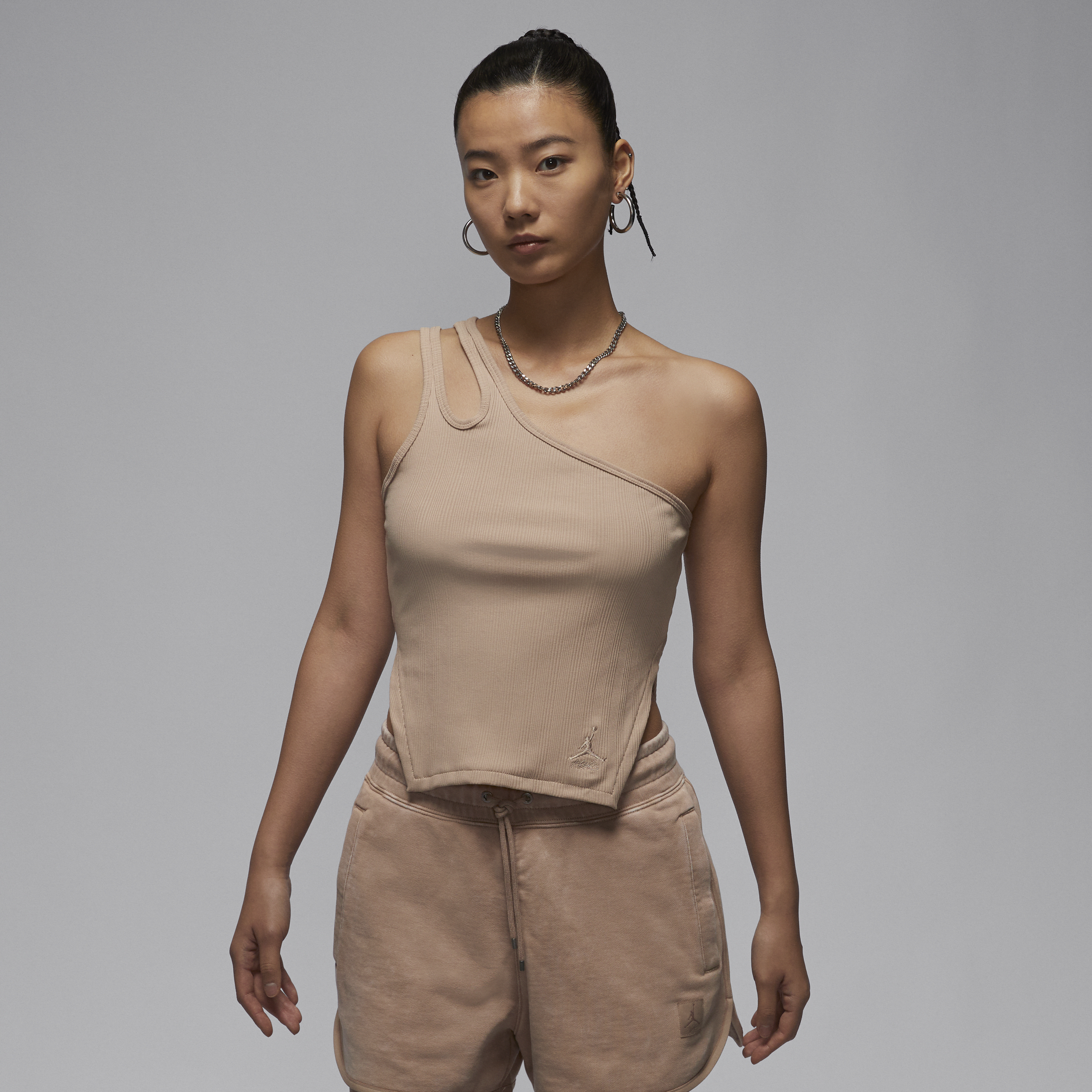 【ナイキ(NIKE)公式ストア】ジョーダン ウィメンズ アシンメトリカル リブ タンクトップ FN5799-244 ブラウン 【ナイキ(NIKE)公式ストア】ジョーダン ウィメンズ アシンメトリカル リブ タンクトップ FN5799-244 ブラウン