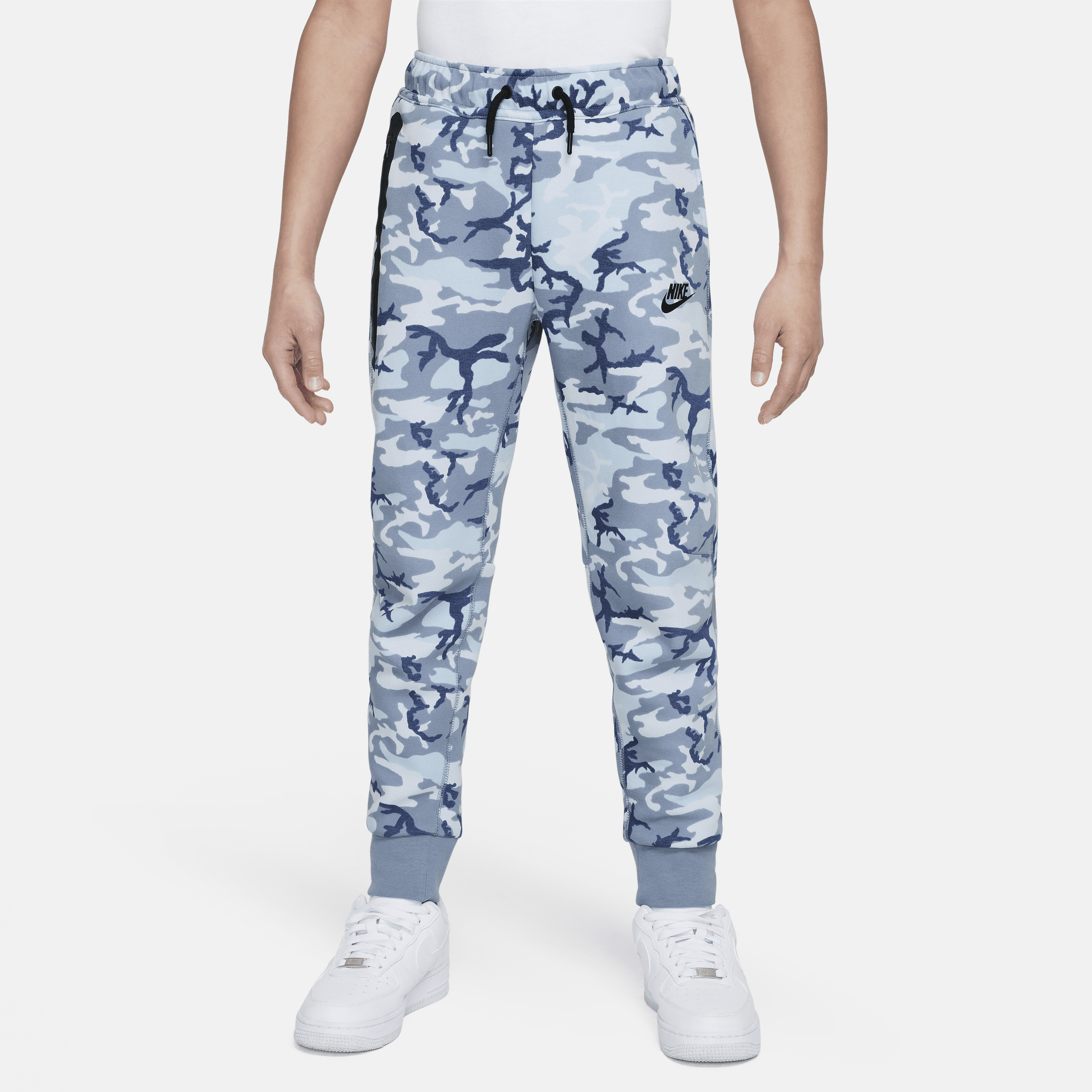 Nike Sportswear Tech Fleece joggingbroek met camouflageprint voor jongens - Blauw