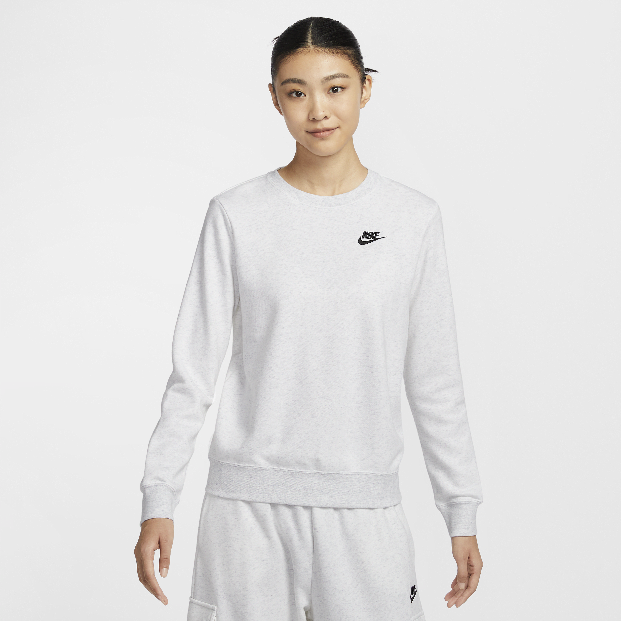 【ナイキ(NIKE)公式ストア】ナイキ スポーツウェア クラブ フリース ウィメンズ クルーネック スウェットシャツ DQ5474-051 ブラウン 【ナイキ(NIKE)公式ストア】ナイキ スポーツウェア クラブ フリース ウィメンズ クルーネック スウェットシャツ DQ5474-051 ブラウン