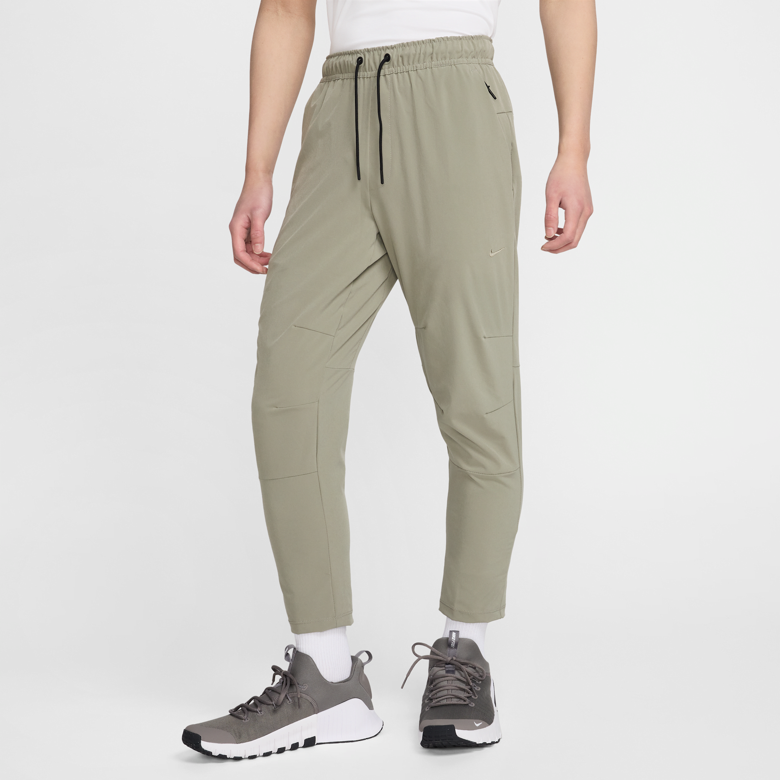 【ナイキ(NIKE)公式ストア】ナイキ アンリミテッド メンズ Dri-FIT ストレート レッグ ヴァーサタイル パンツ FB7547-320 グリーン 【ナイキ(NIKE)公式ストア】ナイキ アンリミテッド メンズ Dri-FIT ストレート レッグ ヴァーサタイル パンツ FB7547-320 グリーン