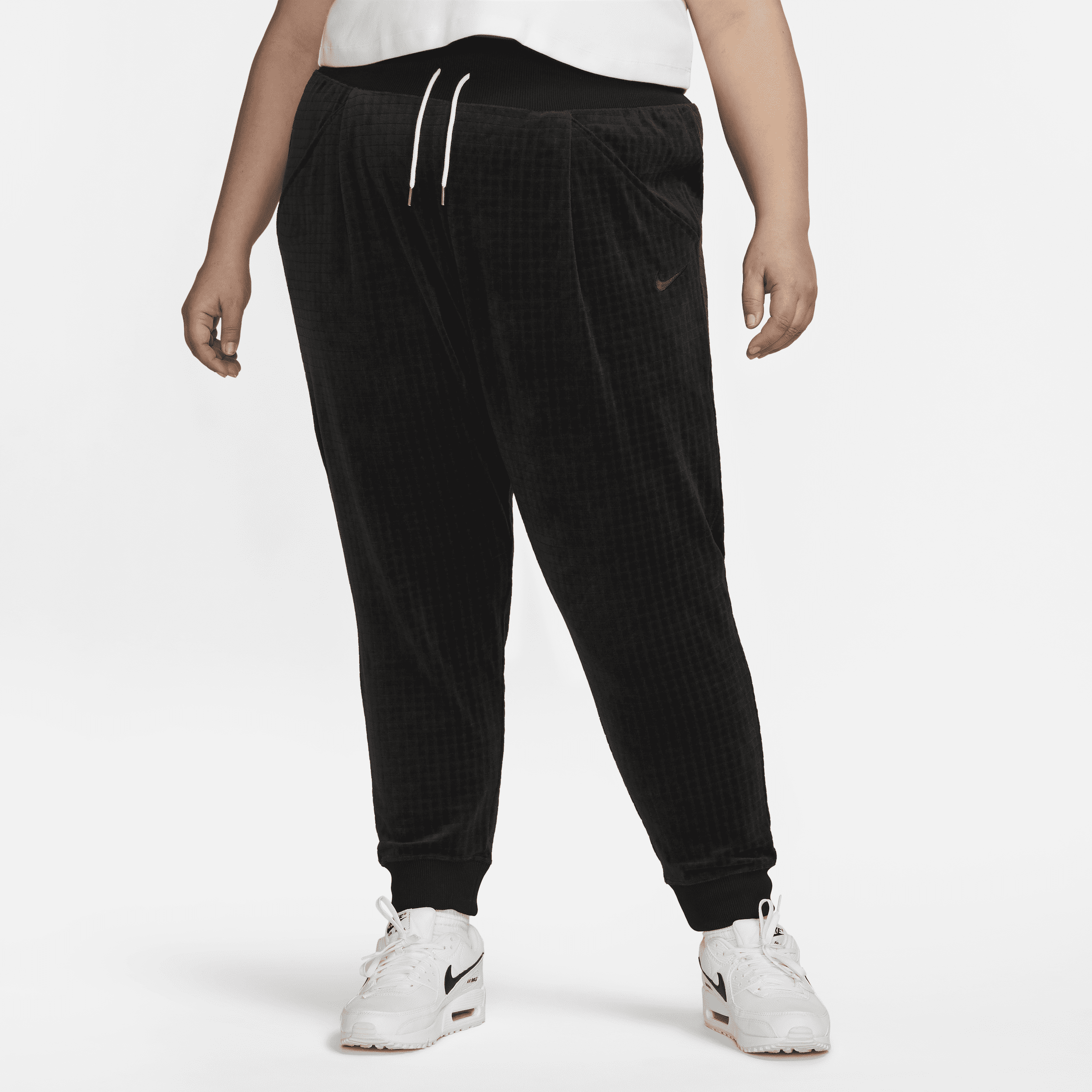 Nike Sportswear-velourjoggingbukser med høj talje til kvinder (plus size) - sort