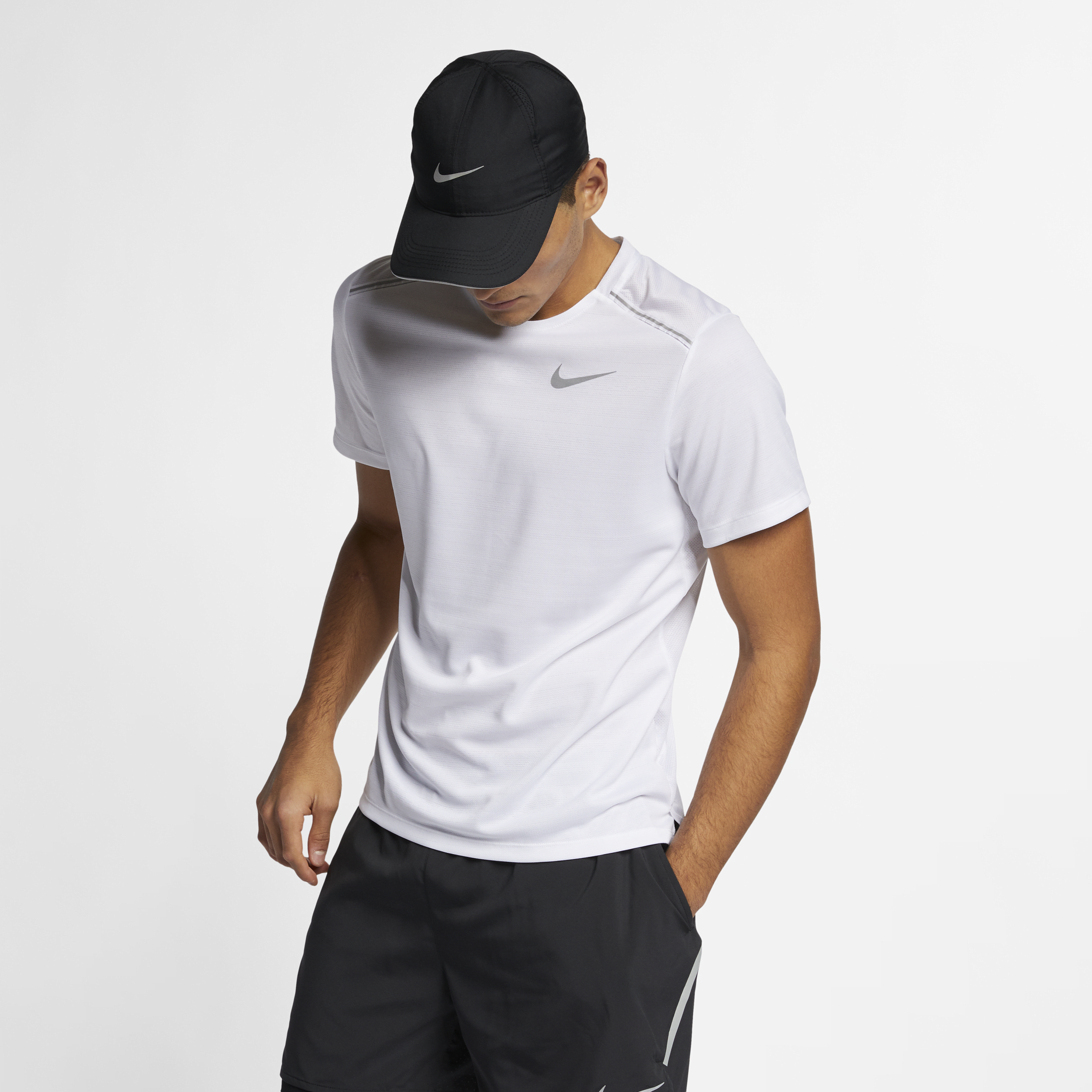 【ナイキ(NIKE)公式ストア】ナイキ Dri-FIT マイラー メンズ ショートスリーブ ランニングトップ AJ7566-100 ホワイト 【ナイキ(NIKE)公式ストア】ナイキ Dri-FIT マイラー メンズ ショートスリーブ ランニングトップ AJ7566-100 ホワイト
