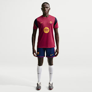 Maillot de foot à manches courtes Nike Football Dri-FIT FC Barcelona Strike pour homme - Rouge, vue 3