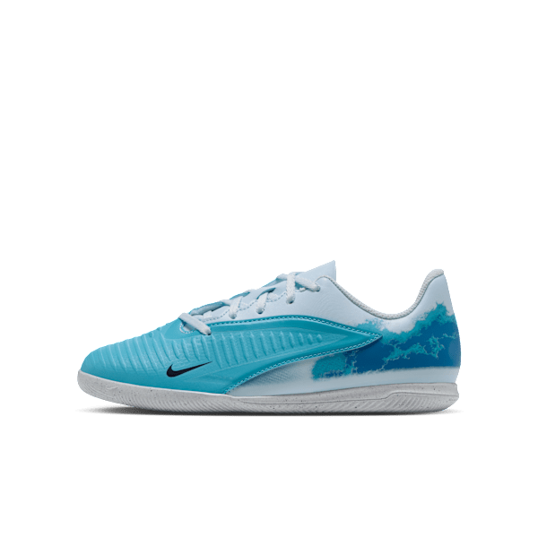 Chaussure de foot en salle basse Nike Jr. Phantom 6 Low Club "Erling Haaland" pour ado - Bleu