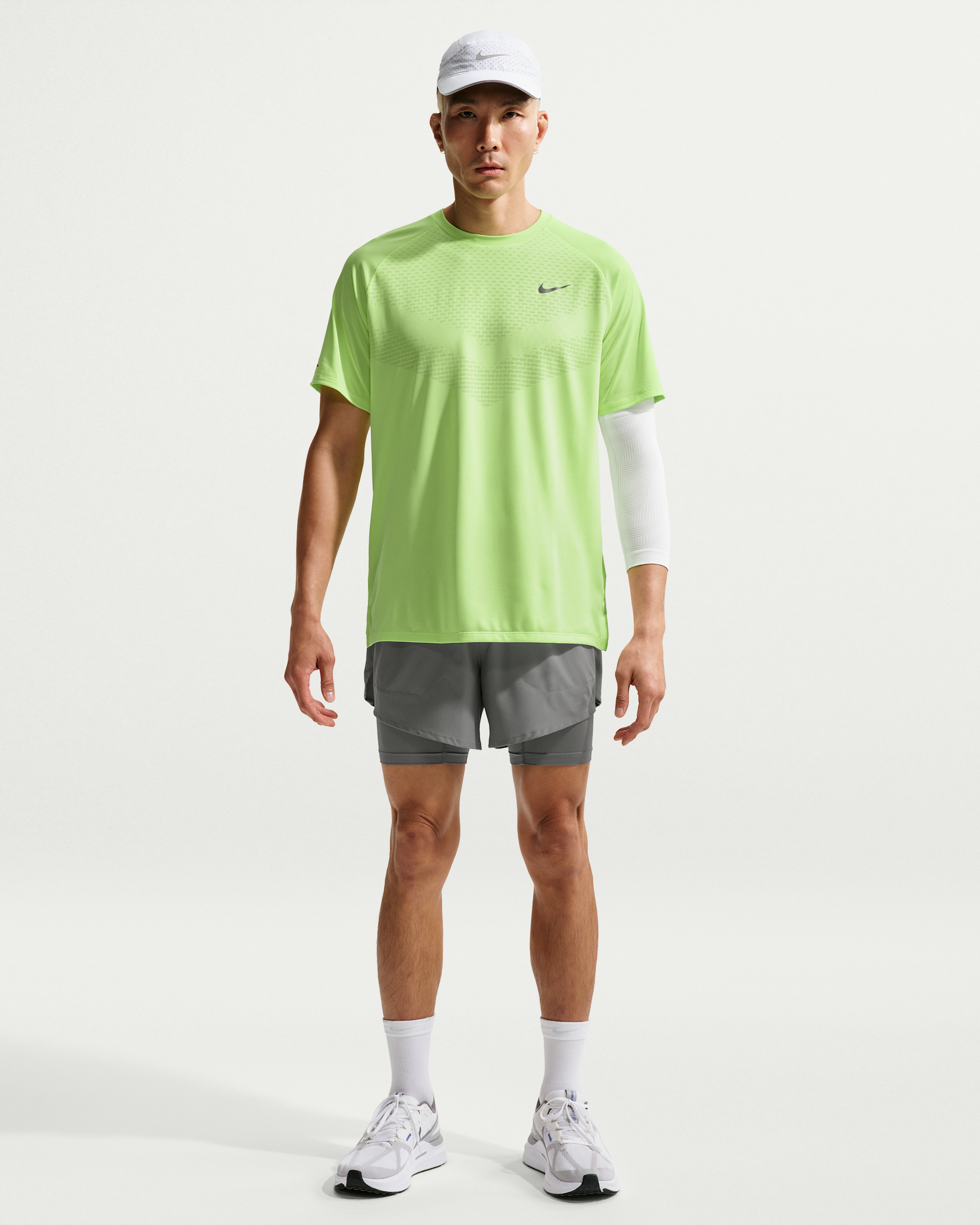Nike Stride Men's Dri-FIT 13cm (approx.) Hybrid Running Shorts - Smoke Grey - View 1