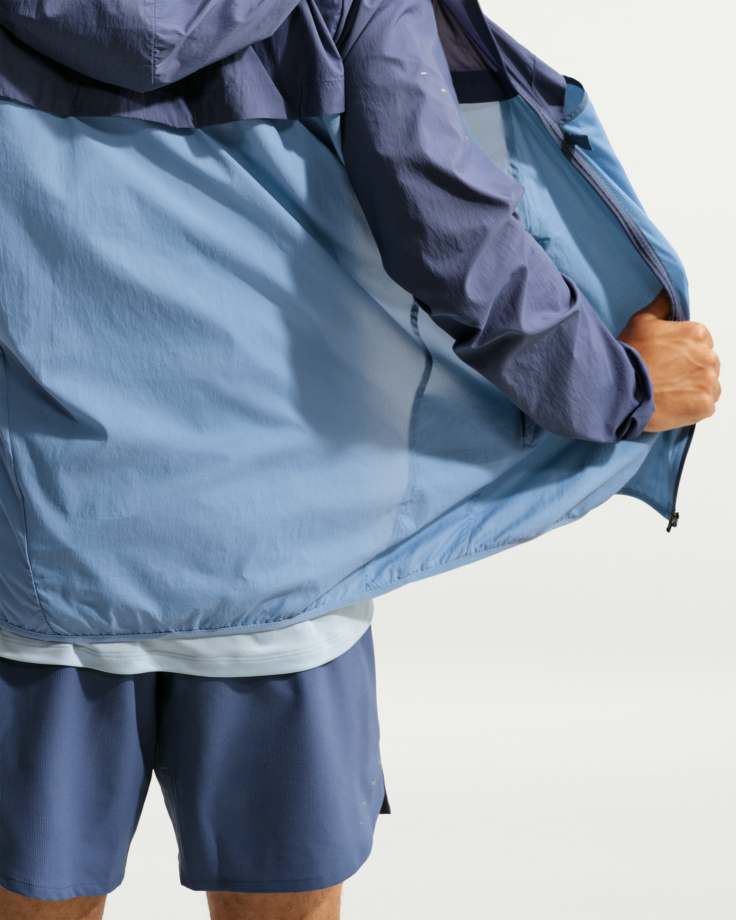 Nike Stride Men's Repel UV Running Jacket - Diffused Blue/Work Blue - View 2