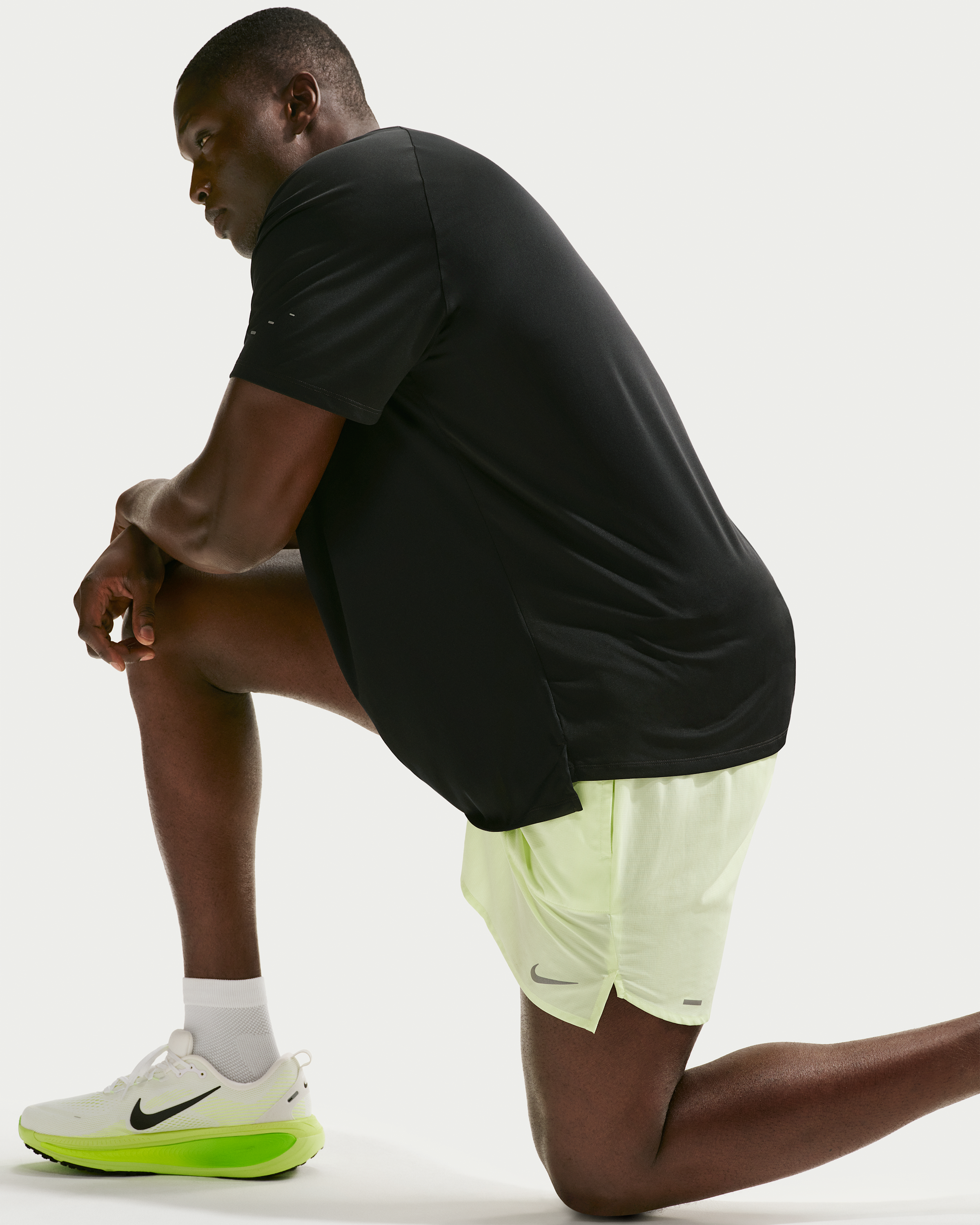 Nike Stride Men's Dri-FIT ADV Short-Sleeve Running Top - Black - View 8
