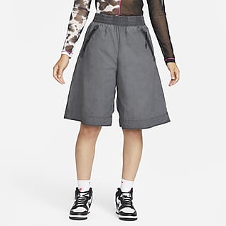 Nike Sportswear Tech Pack 女子高腰梭织短裤