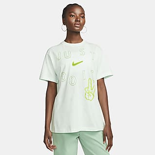 Nike Sportswear Essentials Playera con ajuste holgado para mujer