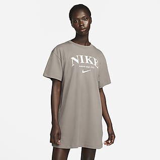 Nike Sportswear Robe à motif à manches courtes pour Femme