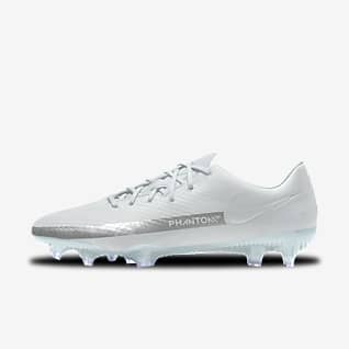 black and white nike soccer cleats
