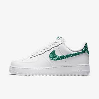 Women's Air Force 1 Shoes. Nike IN تصميم بطاقة للعيد