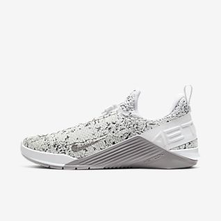 white nike womens training shoes