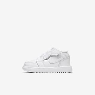 white nike sneakers for boys