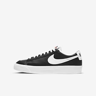black shoes nike