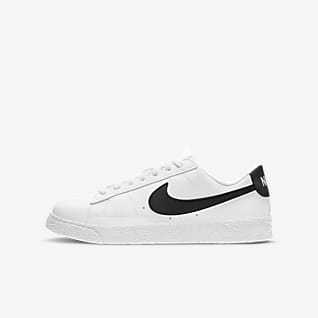 young boys nike shoes