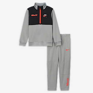 younger boys nike tracksuit