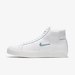 white nike skate shoes