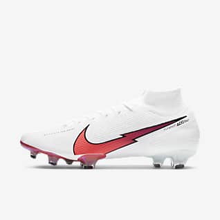 Women's White Football Shoes. Nike LU
