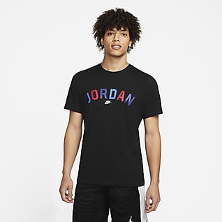Jordan Sport DNA เสื้อยืดผู้ชายลายตัวอักษร