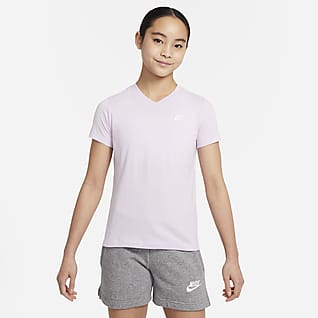 Nike Sportswear Playera de cuello en V para niña talla grande