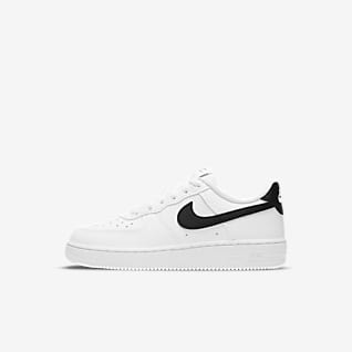 Girls Air Force 1 Low Top Shoes. Nike.com