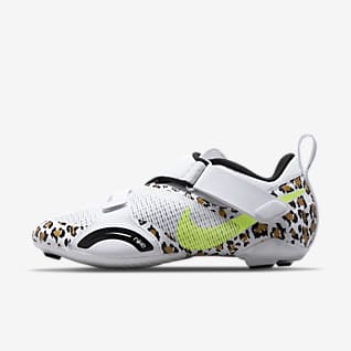 Baskets et Chaussures de Fitness & Training Femme. Nike LU Baskets et Chaussures de Fitness & Training Femme. Nike LU