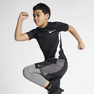 Nike Dri-FIT Prenda superior de entrenamiento manga corta para niño talla grande