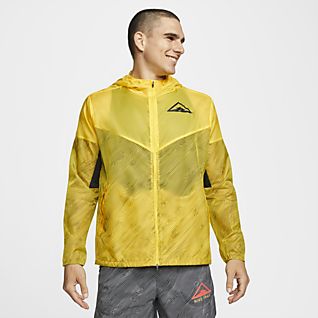 Amarillo Chamarras y chalecos. Nike US