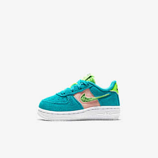 infant boy nike sneakers