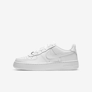 Girls Air Force 1 Low Top Shoes. Nike.com