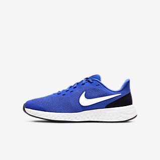 does nike have wide shoes