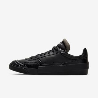black nike shoes