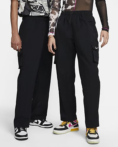 Nike Sportswear Essential Women's High-Waisted Woven Cargo Trousers (Plus Size)